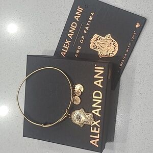 NWOT Alex and Ani Gold Hand of Fatima Charm Bangle Bracelet